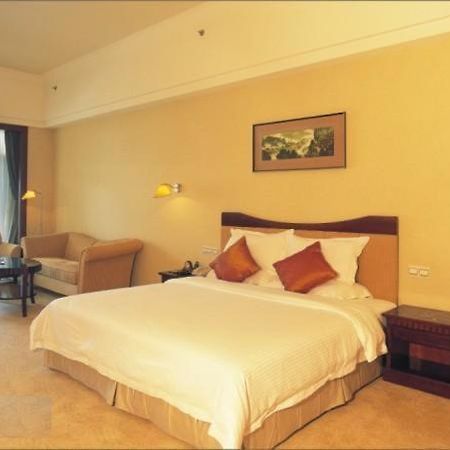 Phoenix Hotel Wuyi 江門市 部屋 写真